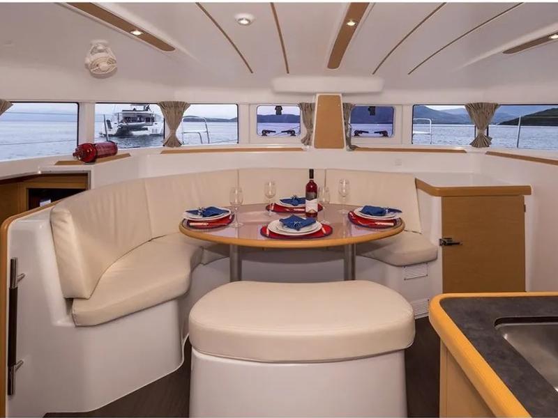 Book yachts online - catamaran - Lagoon 380 S2 - WHY KNOT (1 SUP free of charge) - rent