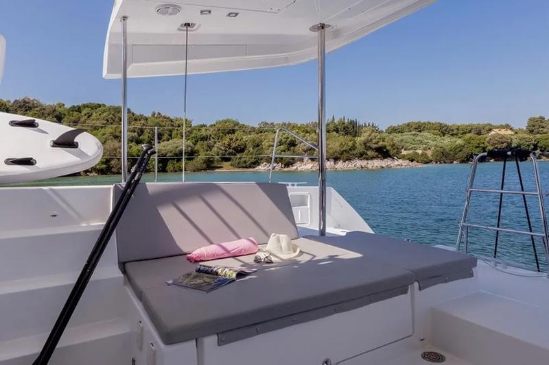 Book yachts online - catamaran - Lagoon 450  Fly - GIN TONIC (generator, air condition, water maker, bowthruster, 2 SUP free of charge) - rent