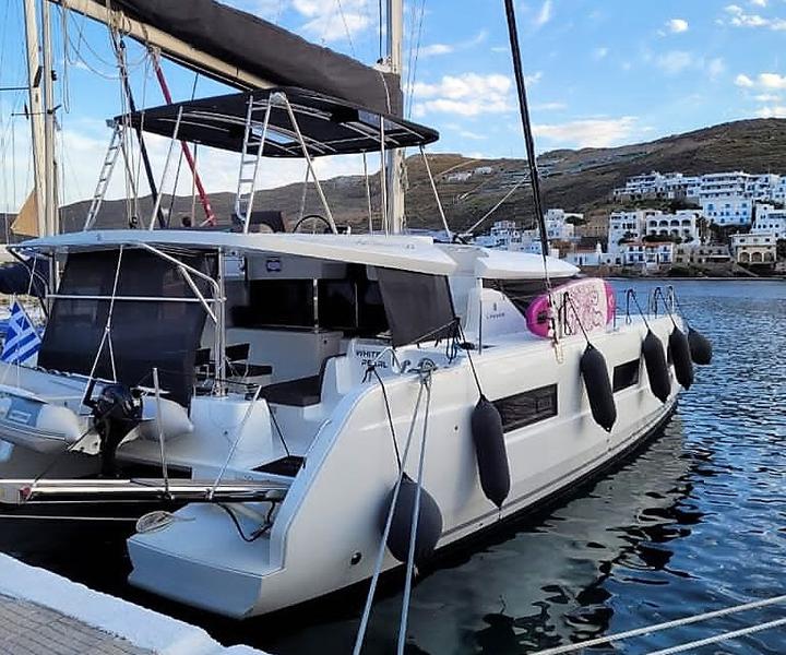 Book yachts online - catamaran - Lagoon 46 - WHITE PEARL (generator, air condition, water maker, 2 SUP free of charge) *Skippered only* - rent