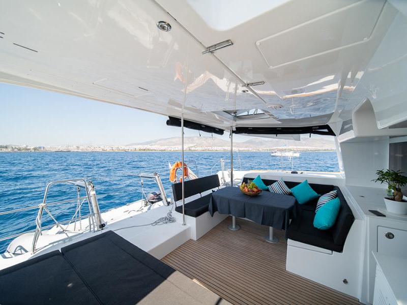 Book yachts online - catamaran - Lagoon 450  Flybridge - ANNIE (generator, air condition, water maker, 2 SUP free of charge) - rent