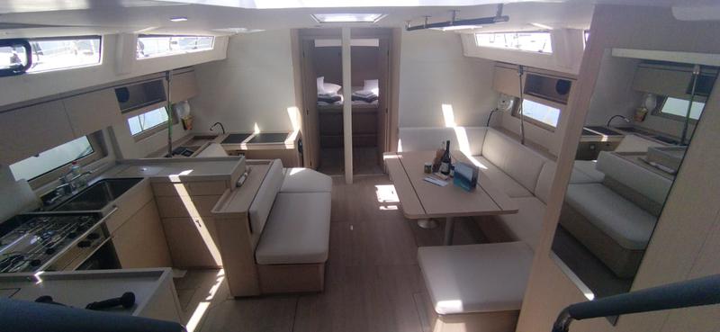 Book yachts online - sailboat - Oceanis 51.1 - ESCAPE (generator, air condition, water maker, 1 SUP free of charge) - rent