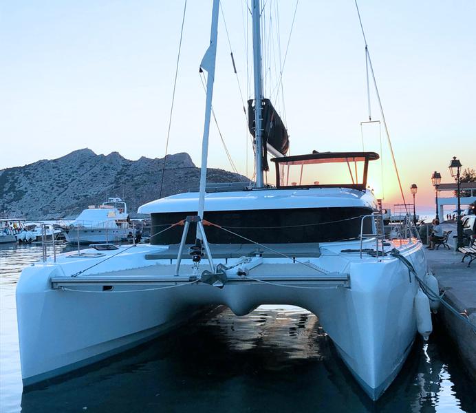 Book yachts online - catamaran - Lagoon 42 - ALEXANDROS (generator, air condition, watermaker, 1 SUP free of charge) - rent
