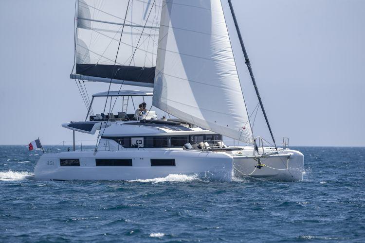 Book yachts online - catamaran - Lagoon 51 - JEWEL (Charter rate includes VAT, Skipper Fee, Generator, Air-condition, Watermaker, Icemaker, Dishwasher, 2 SUP, Tubes, Kids Water-ski, Sea scooter, Electric BBQ) *Skippered only* - rent