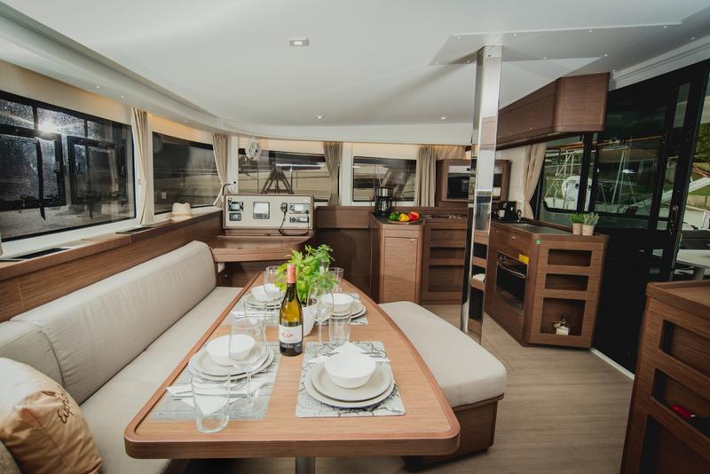 Book yachts online - catamaran - Lagoon 42 - Euphoria - rent