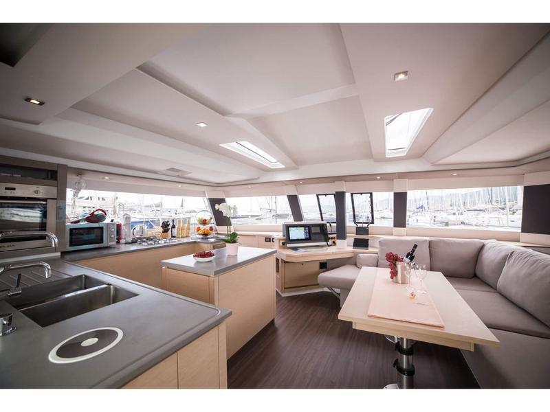 Book yachts online - catamaran - Saba 50 - Princess Aphrodite (crewed) - rent