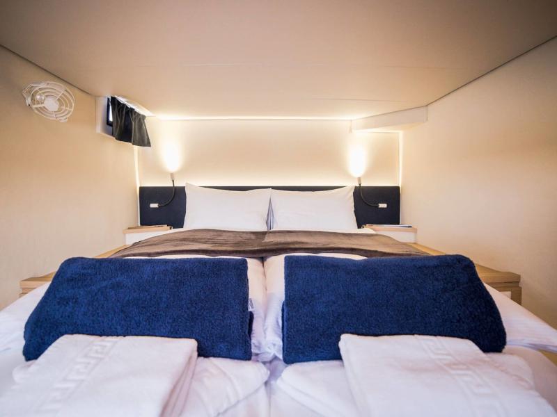 Book yachts online - catamaran - Saba 50 - Princess Aphrodite (crewed) - rent