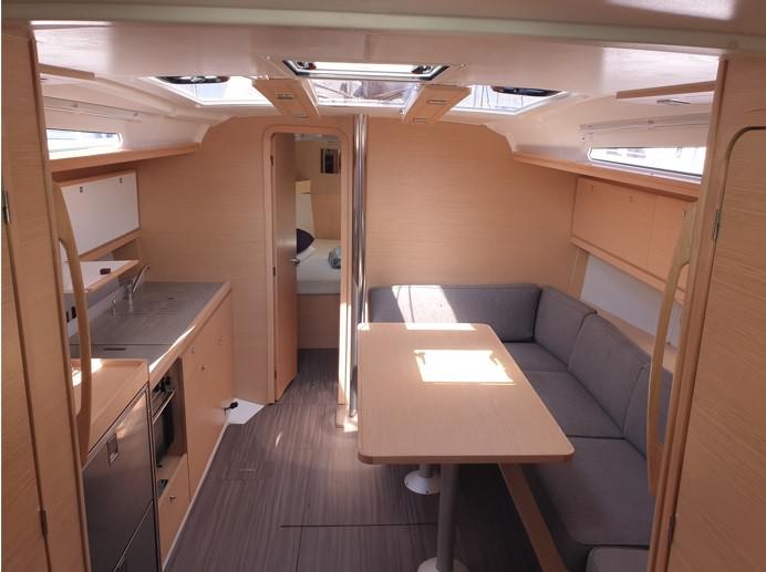 Book yachts online - sailboat - Dufour 390 Grand Large - Alati - rent