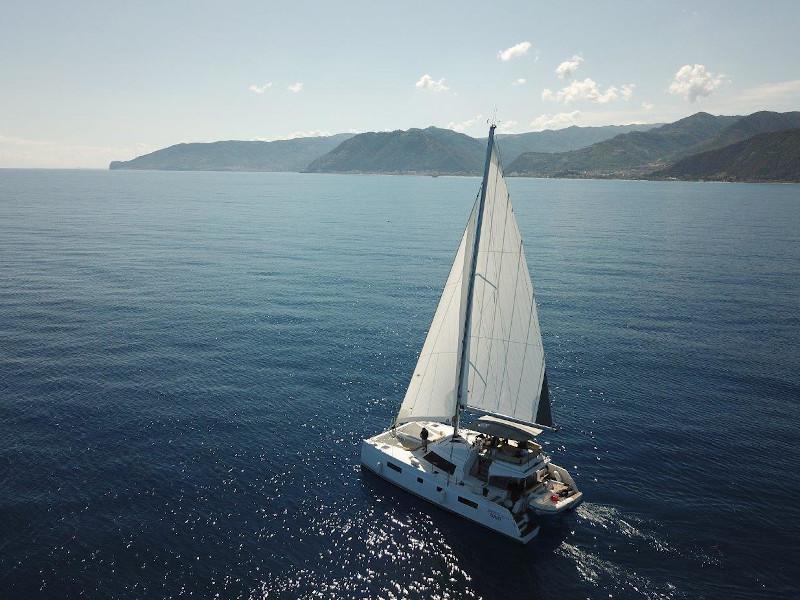 Book yachts online - catamaran - Nautitech 46 Fly - Elettra - rent