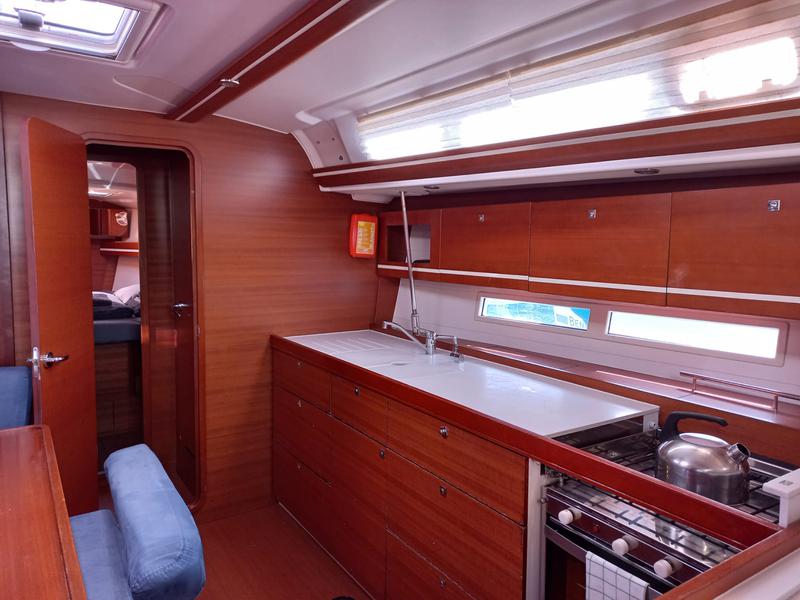 Book yachts online - sailboat - Dufour 450 GL - Surprise - rent