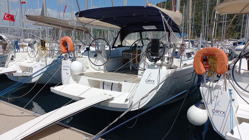 Book yachts online - sailboat - Dufour 450 GL - Surprise - rent
