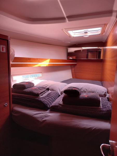 Book yachts online - sailboat - Dufour 450 GL - Surprise - rent