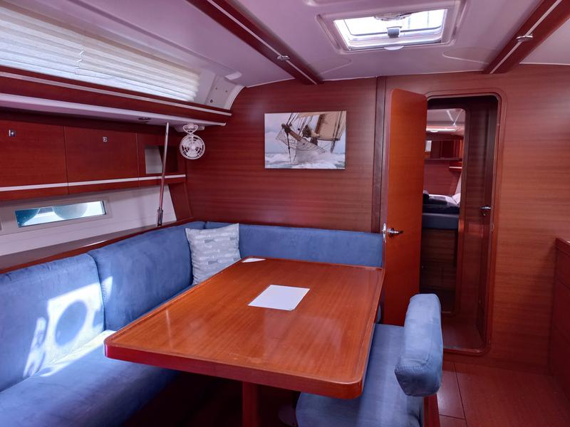 Book yachts online - sailboat - Dufour 450 GL - Surprise - rent