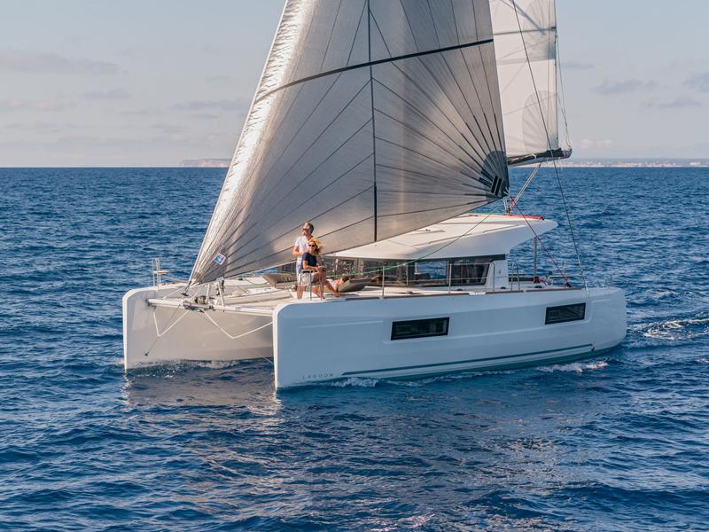 Book yachts online - catamaran - Lagoon 40 Owner Version - Lubina - rent