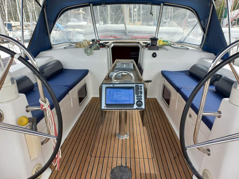 Book yachts online - sailboat - Dufour 445 GL 6 pax - Ambiente V - rent