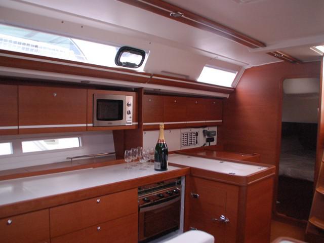 Book yachts online - sailboat - Dufour 445 GL 6 pax - Ambiente V - rent