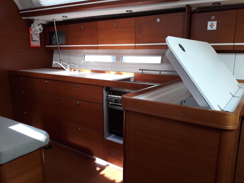 Book yachts online - sailboat - Dufour 450 GL - Pandeia - rent