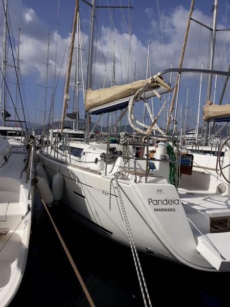 Book yachts online - sailboat - Dufour 450 GL - Pandeia - rent