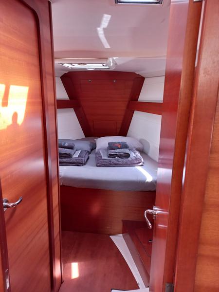 Book yachts online - sailboat - Dufour 410 Grand Large 6 - Julia - rent