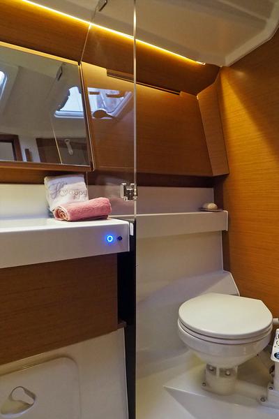 Book yachts online - sailboat - Sun Odyssey 410 - Evelina - rent