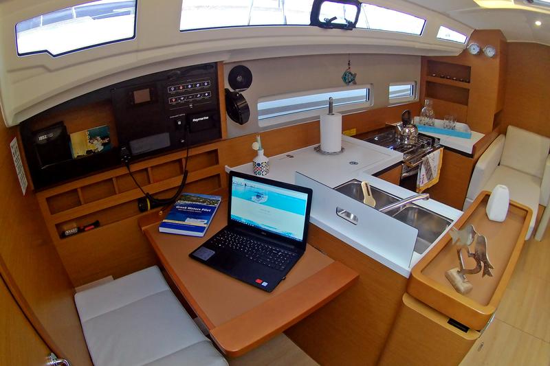 Book yachts online - sailboat - Sun Odyssey 410 - Evelina - rent