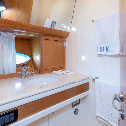 Book yachts online - motorboat - Uniesse 55 - C&amp;A - rent