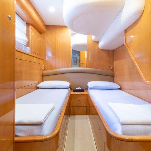 Book yachts online - motorboat - Uniesse 55 - C&amp;A - rent