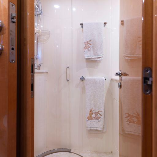 Book yachts online - motorboat - Uniesse 55 - C&amp;A - rent