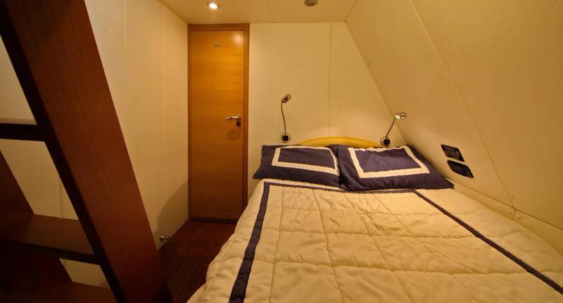 Book yachts online - motorboat - Gianneti 55 Sport - Remode - rent