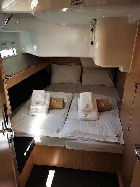 Book yachts online - sailboat - Bavaria Cruiser 51 - MARIE - rent