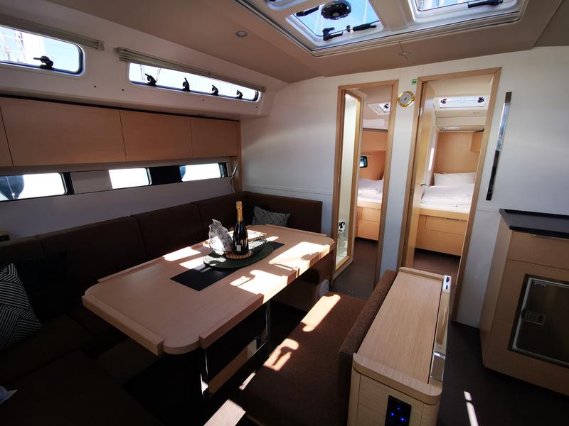 Book yachts online - sailboat - Hanse 460 - Janina - rent