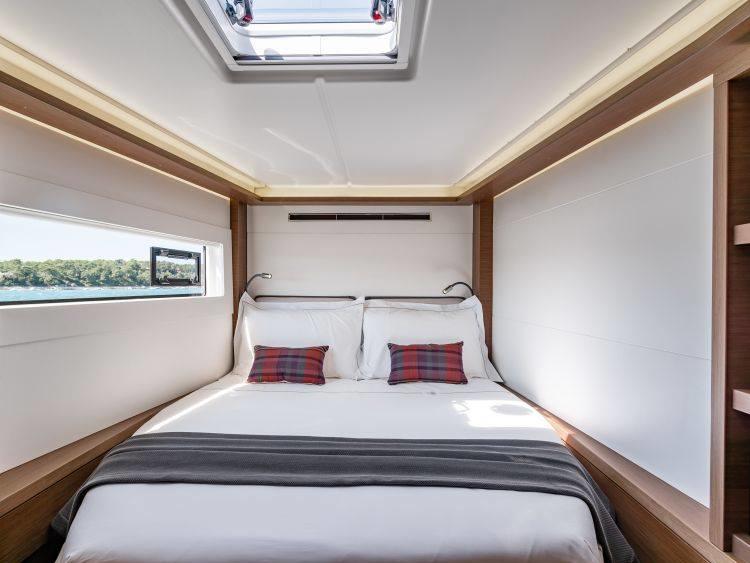 Book yachts online - catamaran - Lagoon 46 - Lino - rent