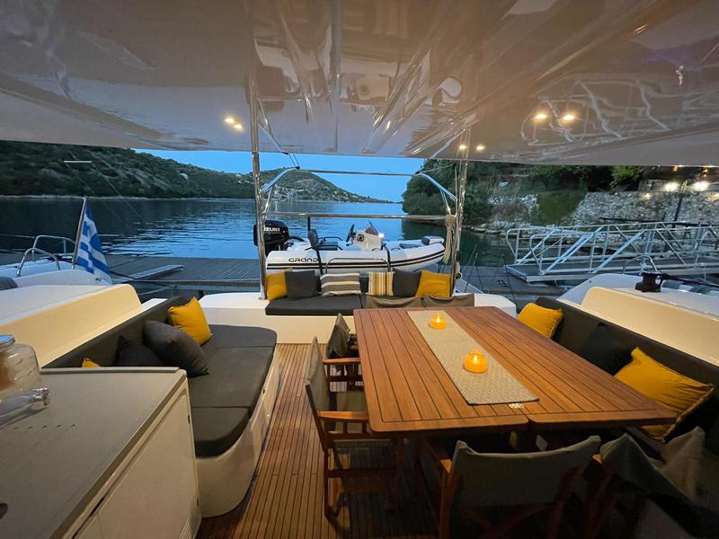 Book yachts online - catamaran - Lagoon 50 - OZELO - rent