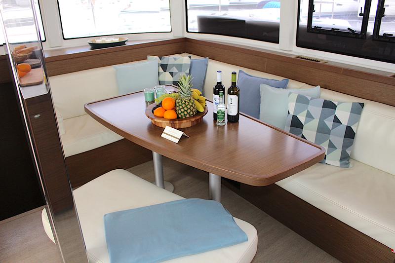 Book yachts online - catamaran - Lagoon 42 - JOY - rent
