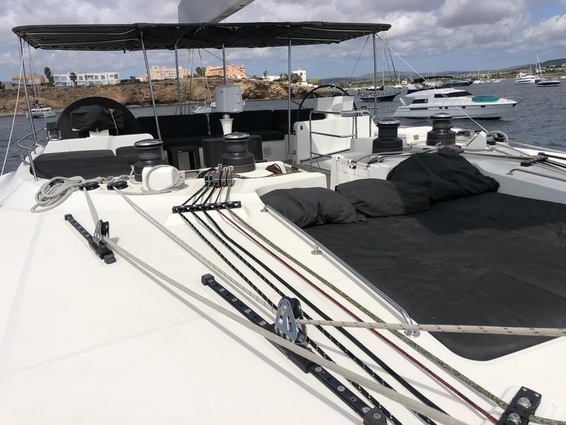 Book yachts online - catamaran - Lagoon 620 - ZS - rent