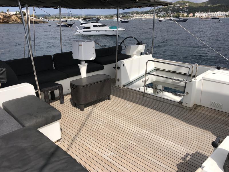 Book yachts online - catamaran - Lagoon 620 - ZS - rent