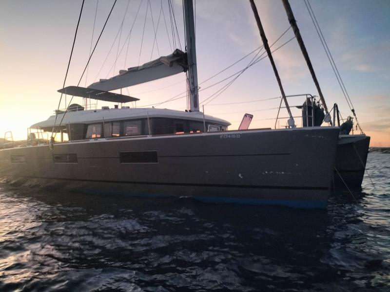 Book yachts online - catamaran - Lagoon 620 - ZS - rent