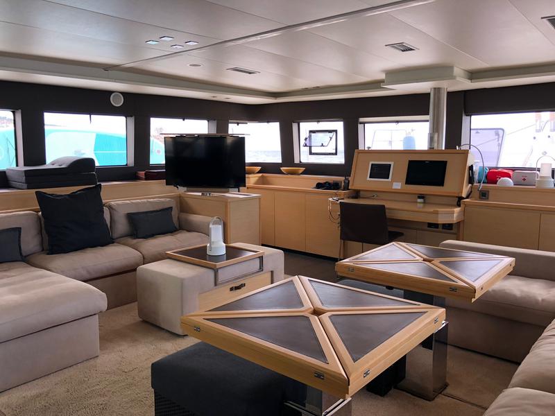 Book yachts online - catamaran - Lagoon 620 - ZS - rent