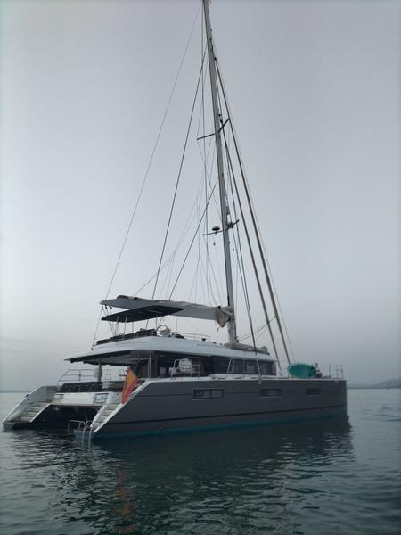 Book yachts online - catamaran - Lagoon 620 - ZS - rent