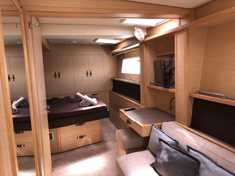 Book yachts online - catamaran - Lagoon 620 - ZS - rent