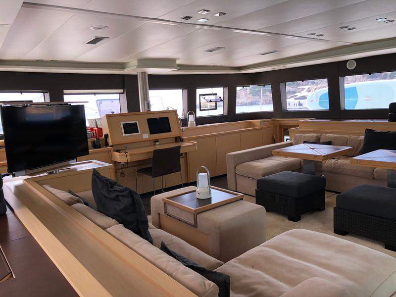 Book yachts online - catamaran - Lagoon 620 - ZS - rent