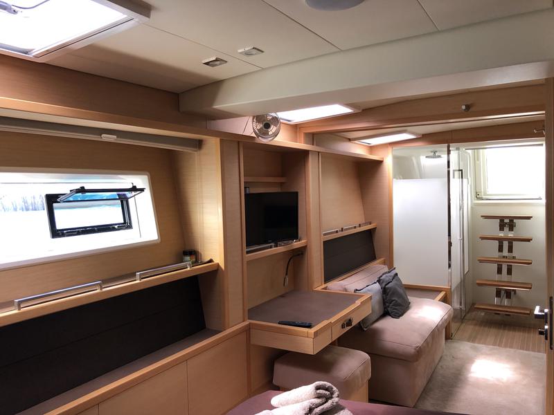 Book yachts online - catamaran - Lagoon 620 - ZS - rent