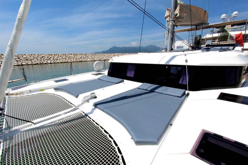 Book yachts online - catamaran - Dufour Catamaran 48 5c+5h - Amelie - rent