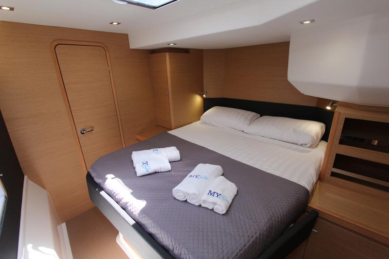 Book yachts online - catamaran - Dufour Catamaran 48 5c+5h - Amelie - rent