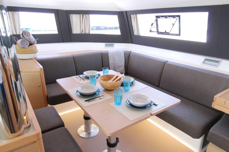 Book yachts online - catamaran - Dufour Catamaran 48 5c+5h - INRADA - rent