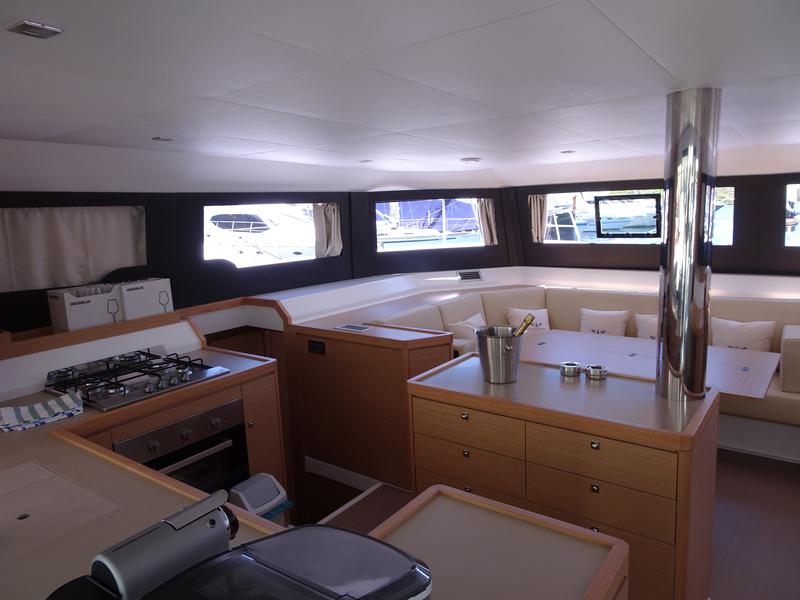 Book yachts online - catamaran - Dufour Catamaran 48 5c+5h - Olga - rent