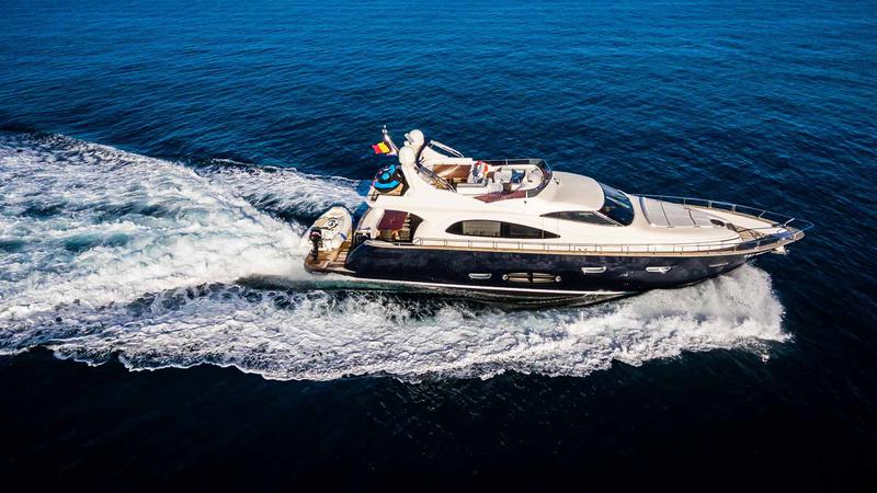 Book yachts online - motorboat - Cayman 70 - Secret Life - rent