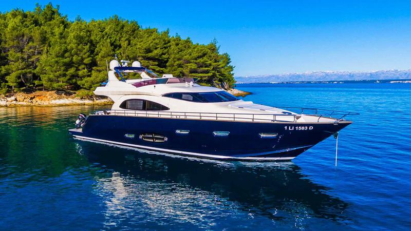 Book yachts online - motorboat - Cayman 70 - Secret Life - rent