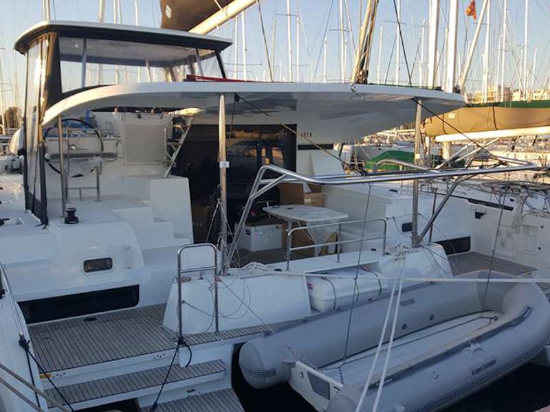 Book yachts online - catamaran - Lagoon 42 - Aria - rent