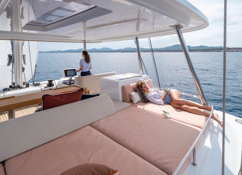 Book yachts online - catamaran - Lagoon 55 - ARCA II - rent