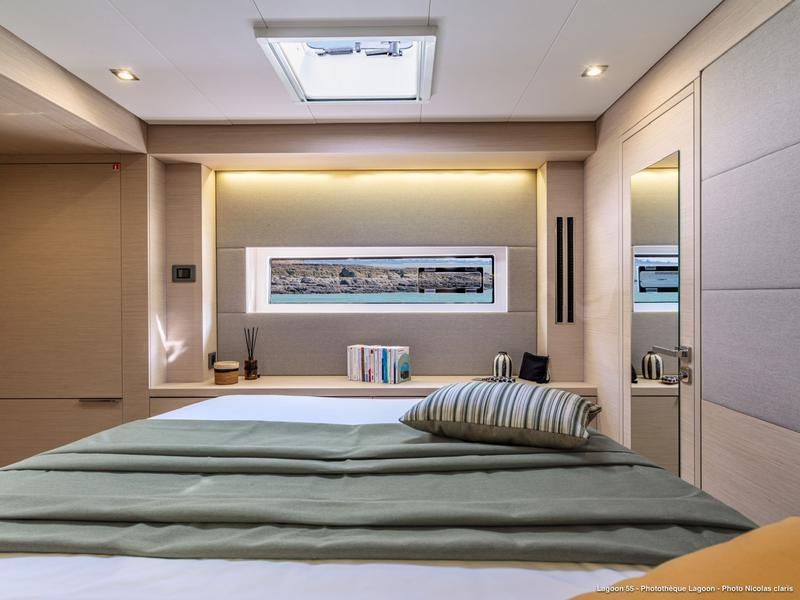 Book yachts online - catamaran - Lagoon 55 - ARCA II - rent